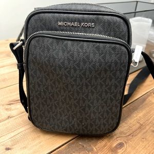 Michael Kors cross body purse